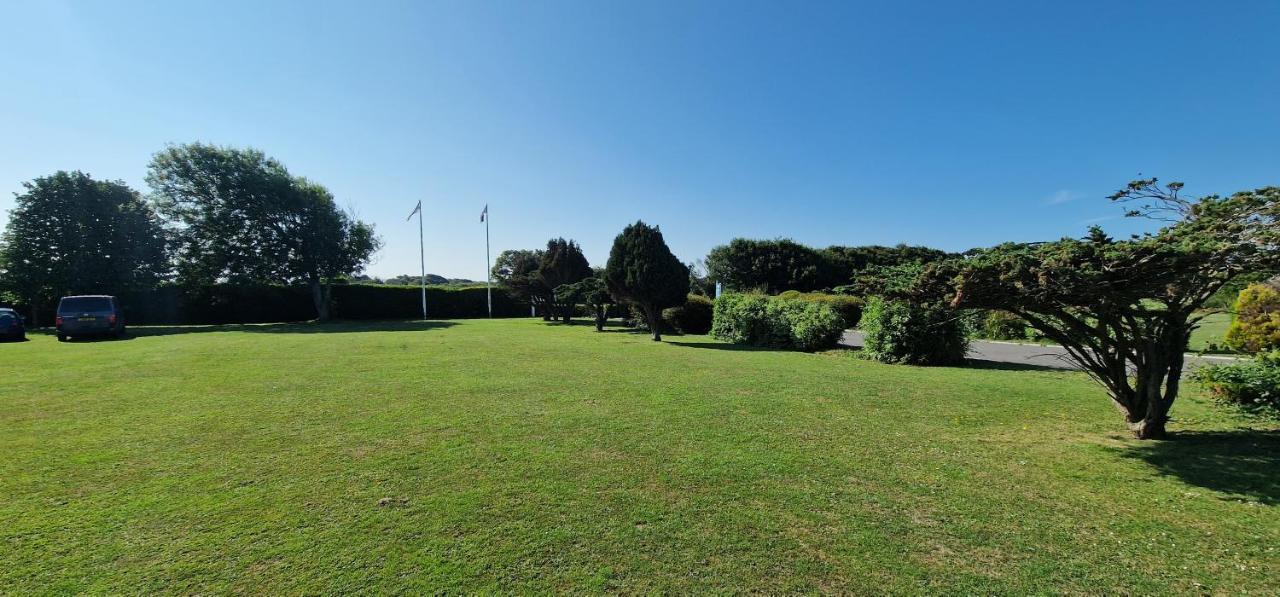 D & A Short Breaks - St Margarets Bay, Dover 호텔 Saint Margaretʼs at Cliffe 외부 사진